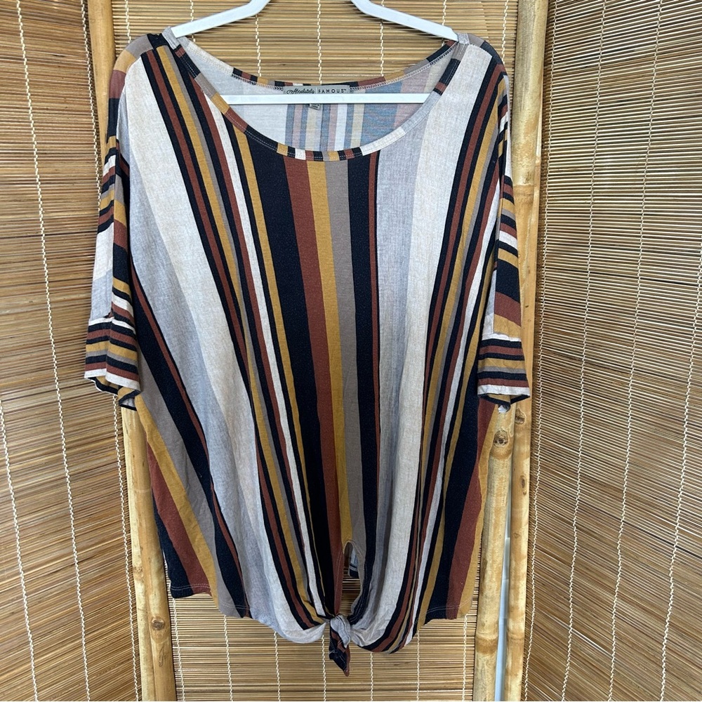 Women’s Absolutely Famous Size XL Top
